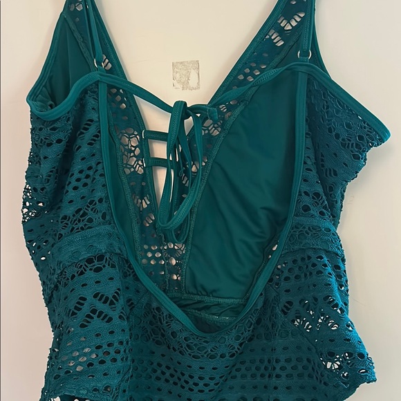 Green Crochet One Piece Swimsuit - Picture 4 of 6